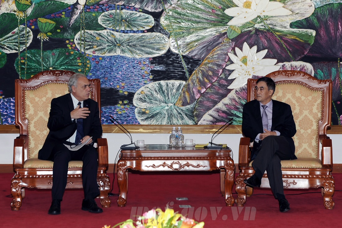 Thứ trưởng Trần Xuân Hà và ông Marcos Bonturi.