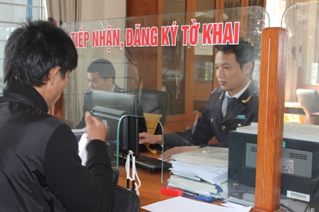 Hải quan Hà Tĩnh luôn tạo mọi điều kiện thuận lợi cho doanh nghiệp xuất nhập khẩu. Ảnh: H.H