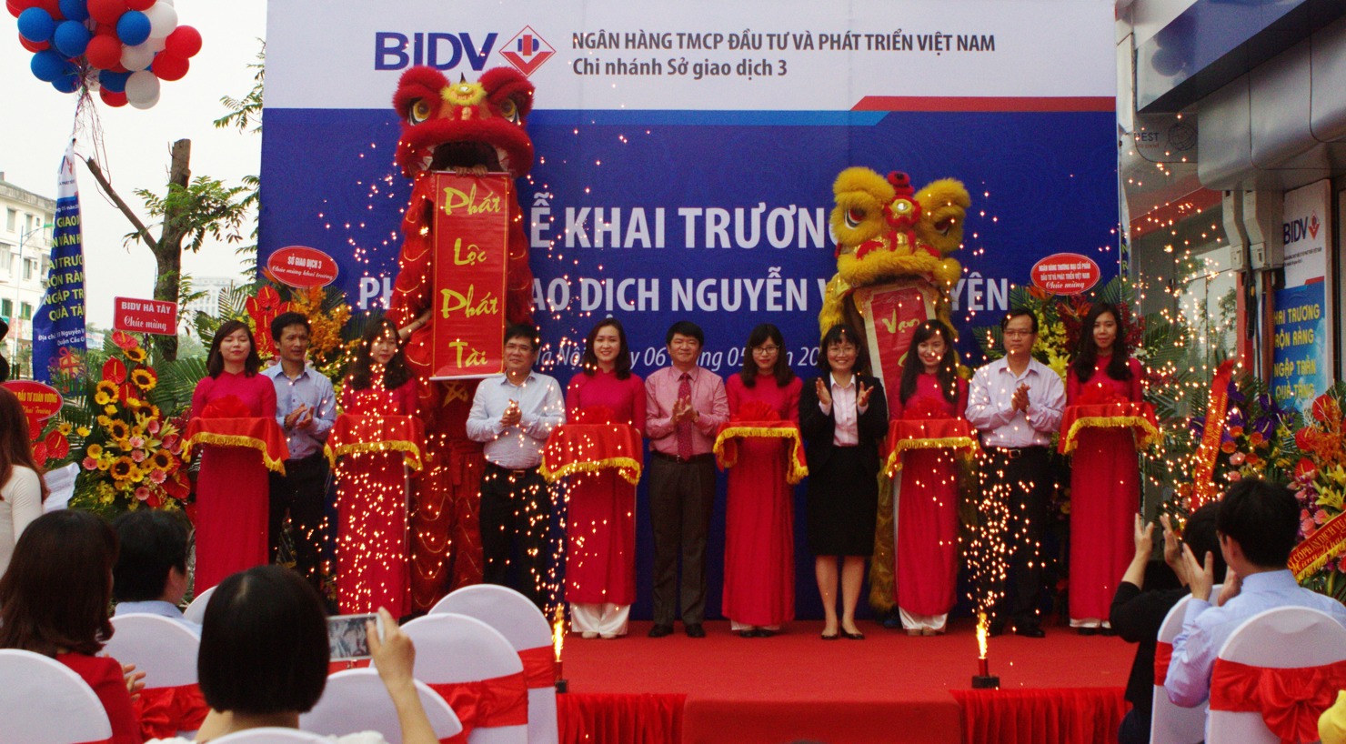 Trụ sở phòng giao dịch nằm trên địa bàn đông dân cư, tạo thuận lợi cho việc giao dịch của khách hàng.