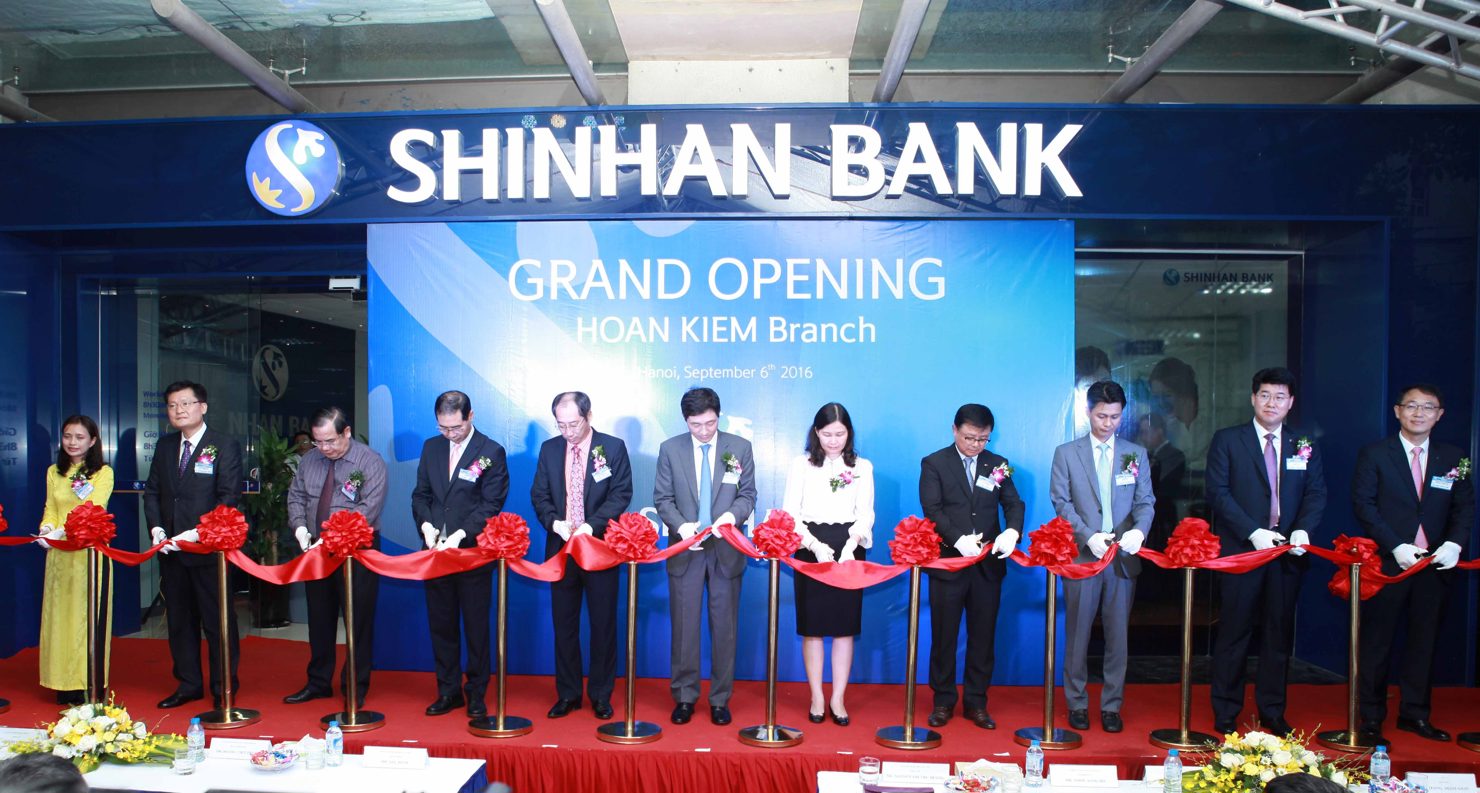 Lễ khai trương Ngân hàng Shinhan – Chi nhánh Hoàn Kiếm.