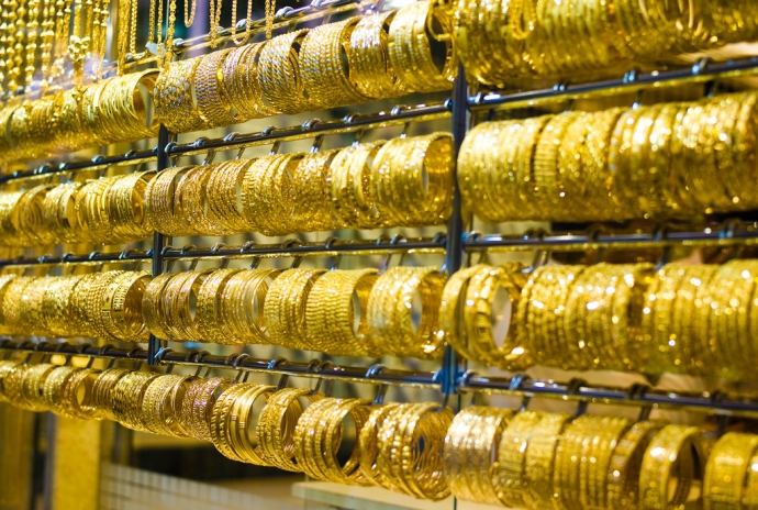 Vàng trong nước tiếp tục rớt giá.