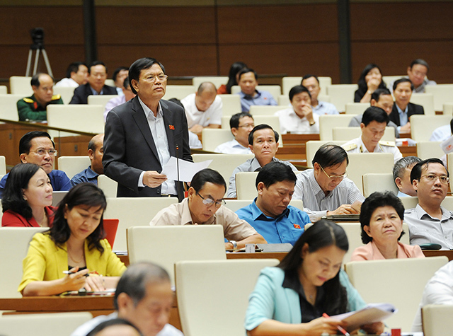 Các phiên thảo luận tại kỳ họp lần này đã làm rõ hơn nhiều vấn đề cử tri quan tâm. Ảnh : TRẦN HẢI