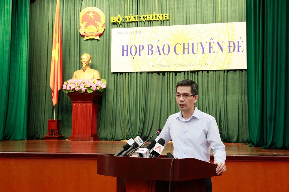 Ông Võ Thành Hưng, Vụ trưởng Vụ Ngân sách Nhà nước (Bộ Tài chính) phát biểu tại buổi Họp báo.