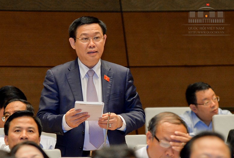 Phó Thủ tướng Vương Đình Huệ trả lời chất vấn.