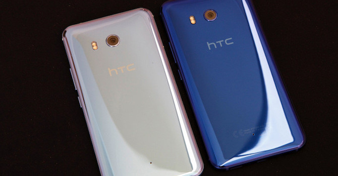 Các mẫu smartphone chạy Android hiện nay của Blackberry đều do nhà sản xuất Trung Quốc TCL thực hiện. 