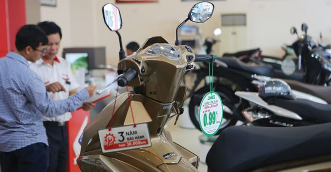 Lãi suất cho vay tiêu dùng ở Việt Nam cao là bởi mức độ rủi ro lớn và lạm phát cao.