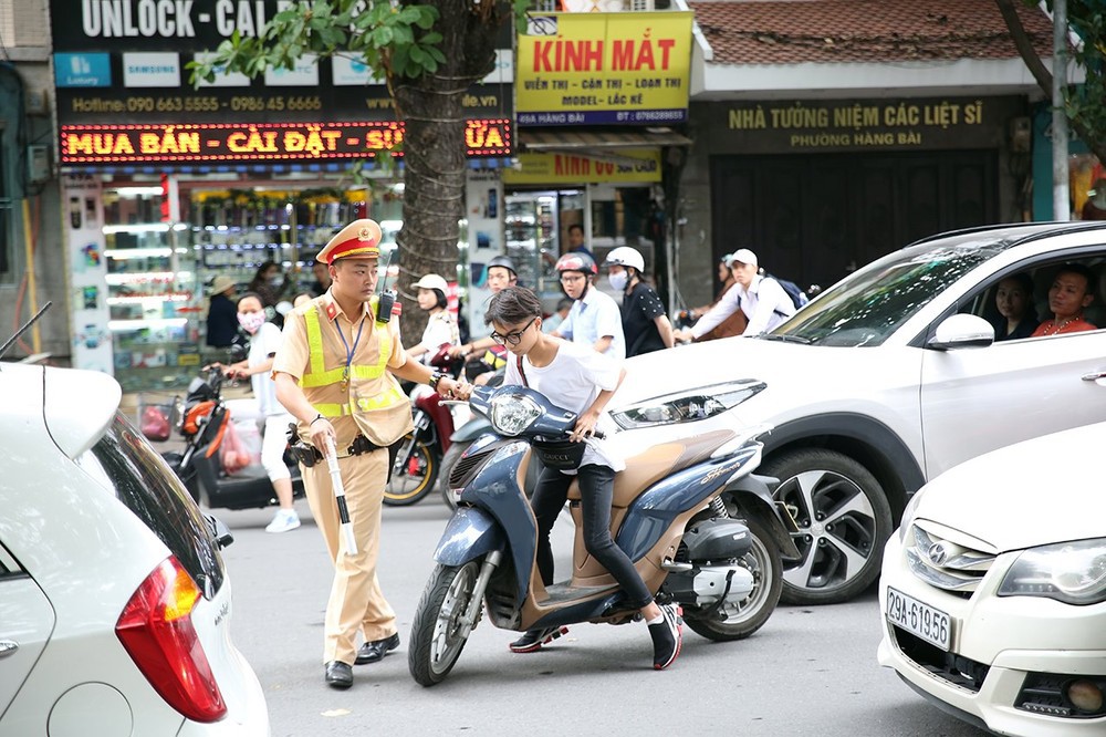 Tiền thu từ xử phạt vi phạm hành chính trong lĩnh vực giao thông phải nộp toàn bộ vào ngân sách nhà nước.