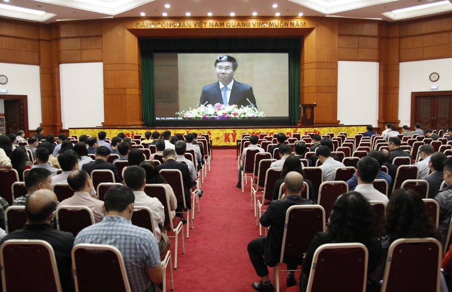 Cán bộ, đảng viên Đảng bộ Bộ Tài chính tham dự Hội nghị trực tuyến toàn quốc nghiên cứu, học tập, quán triệt, tuyên truyền Nghị quyết Đại hội XIII của Đảng.