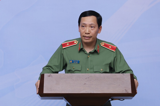 Thiếu tướng Lê Văn Tuyến - Thứ trưởng Bộ Công an phát biểu tại Hội nghị phát triển thị trường vốn an toàn, minh bạch, hiệu quả, bền vững nhằm ổn định kinh tế vĩ mô, bảo đảm các cân đối lớn của nền kinh tế. Ảnh VGP/Nhật Bắc