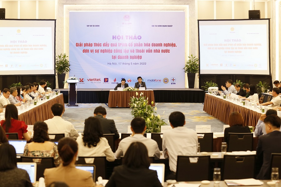 Hội thảo là dịp để các bộ, ban, ngành, địa phương, DNNN bàn thảo, trao đổi về những kết quả tích cực, những thách thức, rào cản và kinh nghiệm thực tiễn trong quá trình CPH, đơn vị sự nghiệp công lập và thoái vốn nhà nước tại DN.