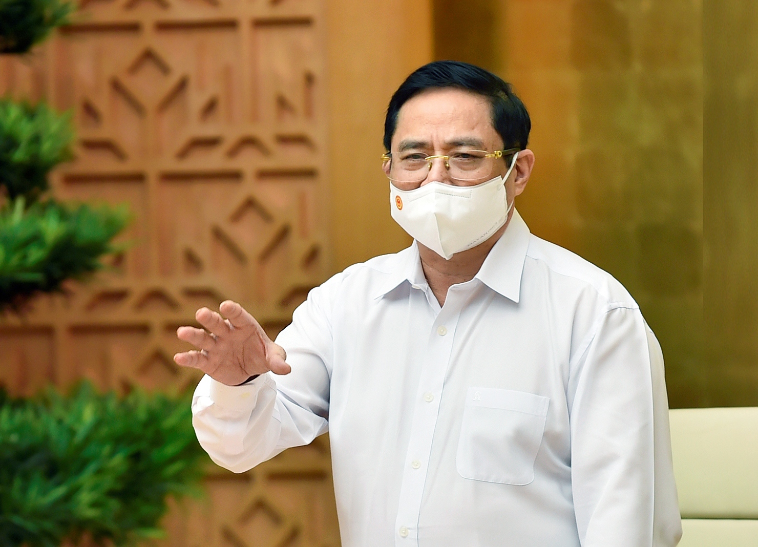 Thủ tướng Chính phủ Phạm Minh Chính phát biểu kết luận cuộc họp, nhấn mạnh mục tiêu cao nhất hiện nay là tập trung đẩy lùi dịch bệnh ở hai tỉnh Bắc Giang và Bắc Ninh. - Ảnh: VGP/Nhật Bắc