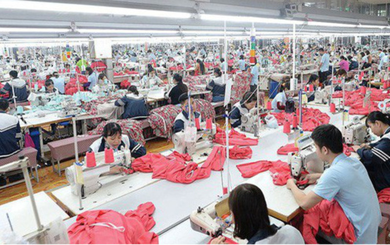 Công ty Cổ phần may Sông Hồng đã lựa chọn mô hình tích hợp tiêu chuẩn ISO 9001:2015; ISO 14001:2015; ISO 26000:2010 để áp dụng cho các phân xưởng và nhà máy.