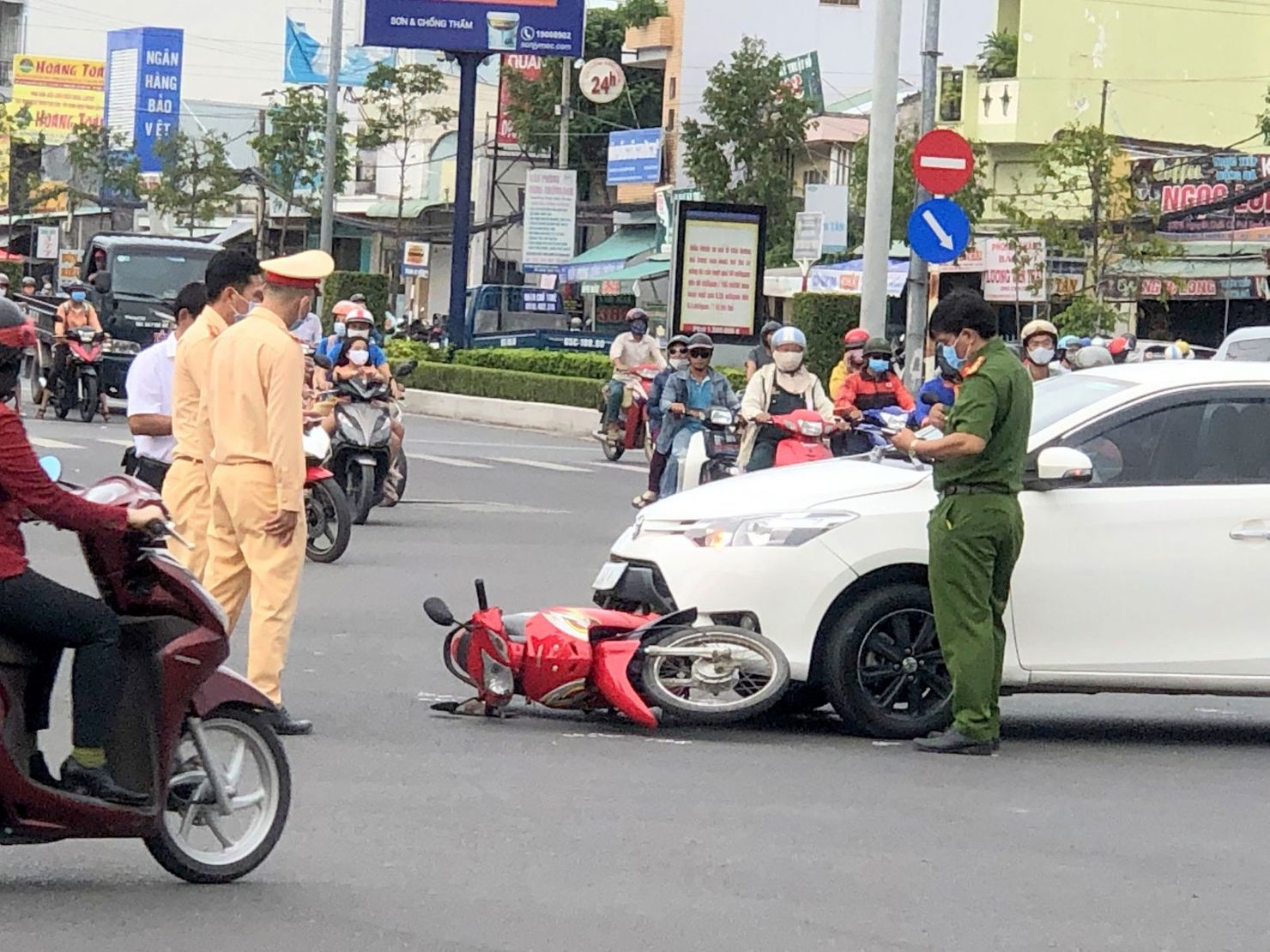 Trong 5 tháng đầu năm 2022, còn xảy ra một số vụ TNGT có hậu quả nghiêm trọng do người vi phạm nồng độ cồn điều khiển phương tiện tham gia giao thông.