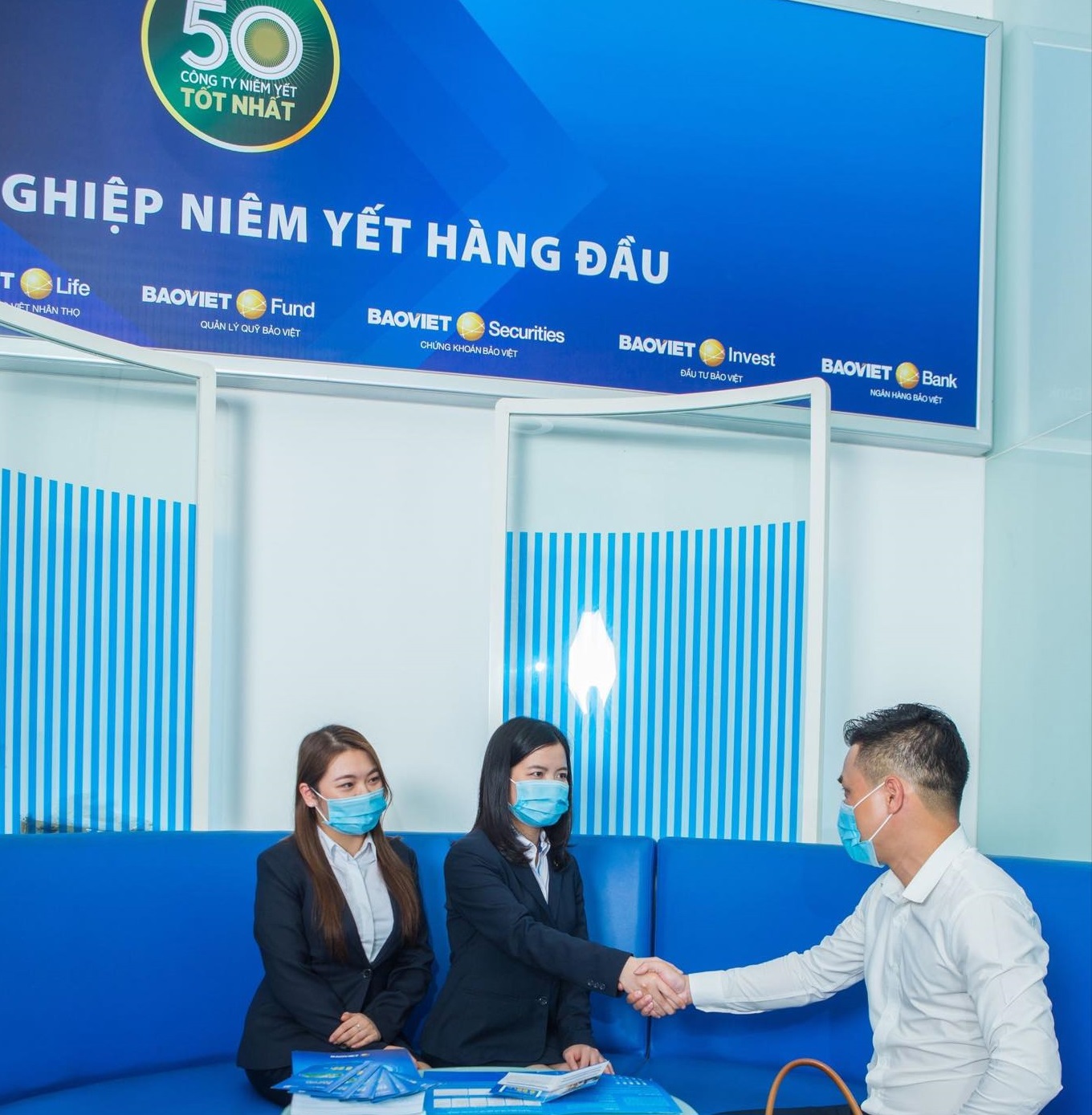 Tập đo&agrave;n Bảo Việt l&agrave; doanh nghiệp dẫn đầu ng&agrave;nh Bảo hiểm 9 năm li&ecirc;n tiếp trong Top 50 c&ocirc;ng ty ni&ecirc;m yết tốt nhất Việt Nam.