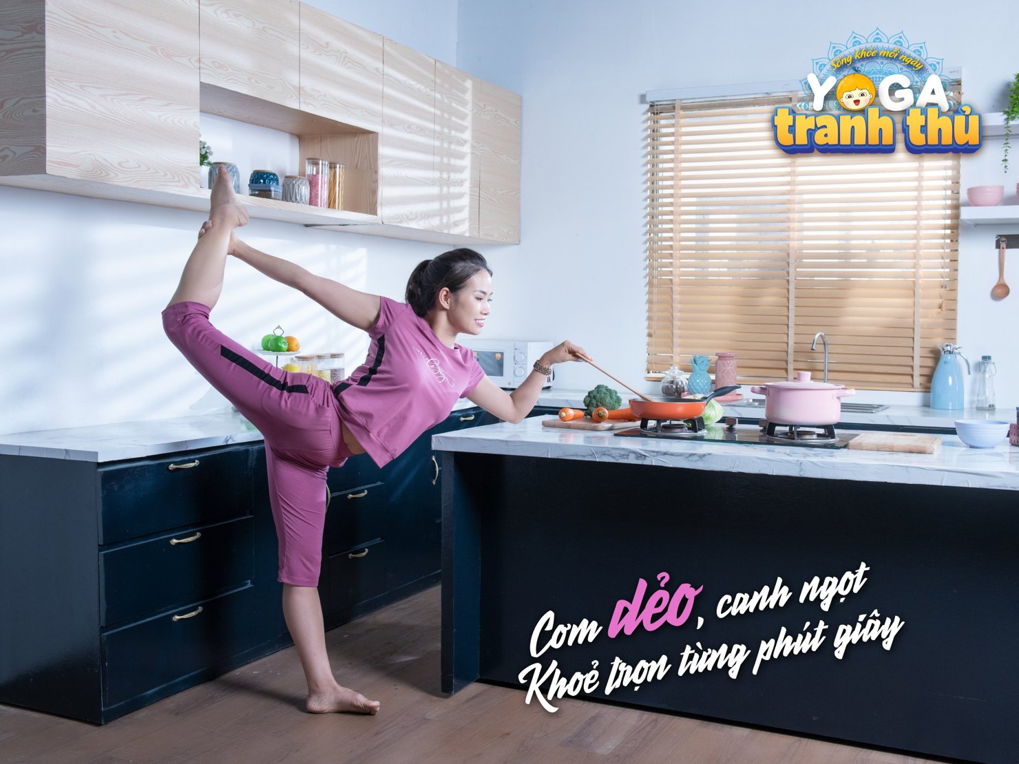 Yoga Tranh thủ dành cho chị em phụ nữ khi chiều về phải tất bật cơm nước mà vẫn có thể tập yoga cho cơ thể dẻo dai, tinh thần tươi mới.