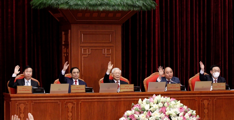 Các đại biểu biểu quyết thông qua Chương trình Hội nghị. Nguồn: dangcongsan.vn.