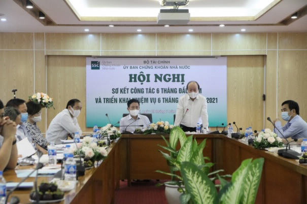 Thứ trưởng Bộ Tài chính Huỳnh Quang Hải phát biểu tại Hội nghị.