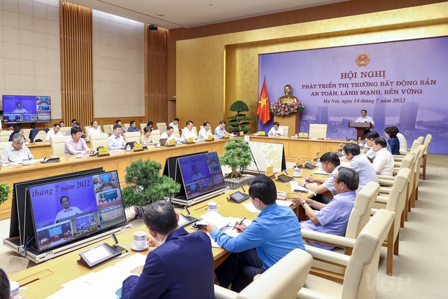 Tập trung tháo gỡ khó khăn vướng mắc về pháp lý, thủ tục chuẩn bị đầu tư các dự án nhà ở để tăng nguồn cung cho thị trường. Ảnh VGP/Nhật Bắc.