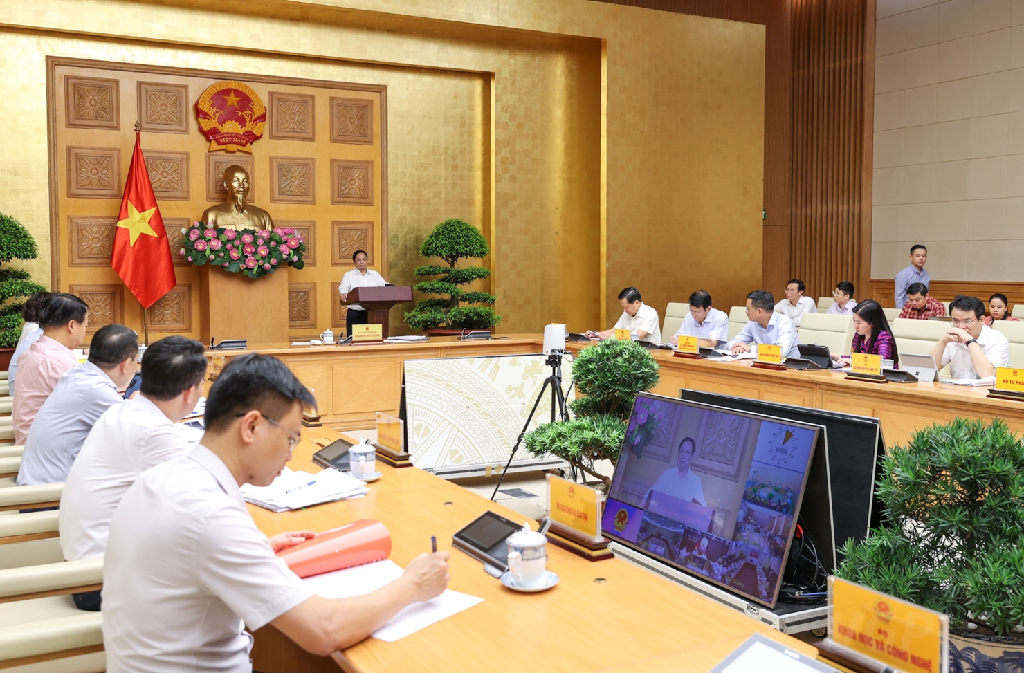 Toàn cảnh phiên họp.