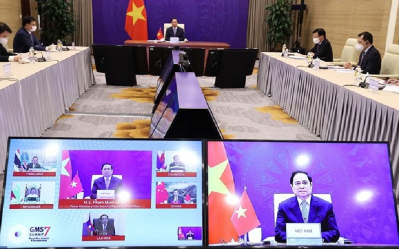 Thủ tướng Phạm Minh Chính và các thành viên đoàn Việt Nam tham dự Hội nghị Thượng đỉnh Hợp tác tiểu vùng Mekong mở rộng lần thứ 7 tại điểm cầu Hà Nội. Ảnh: TTXVN