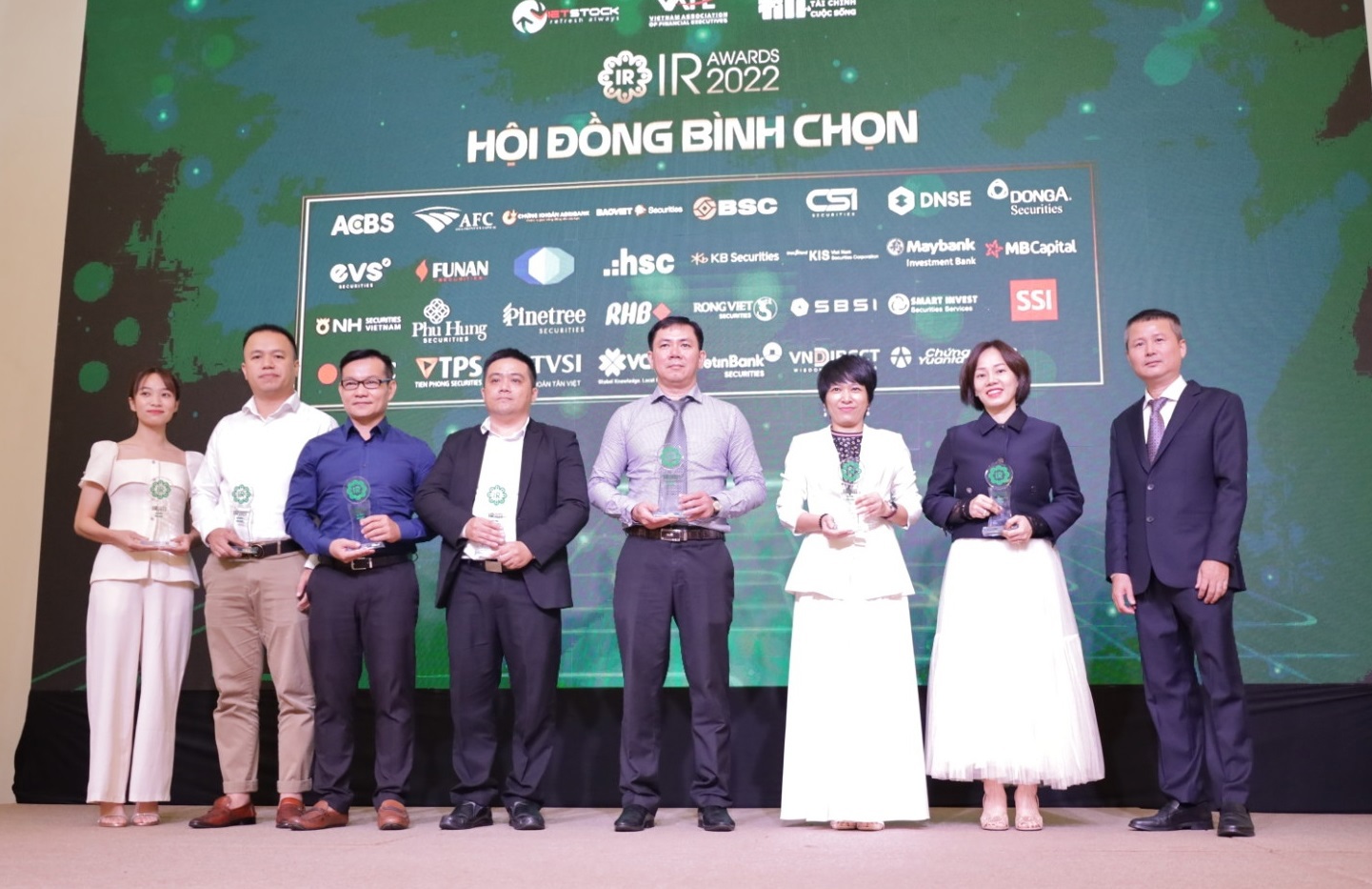 Các doanh nghiệp được vinh danh tại Lễ Vinh danh Doanh nghiệp niêm yết có hoạt động IR tốt nhất năm 2022.