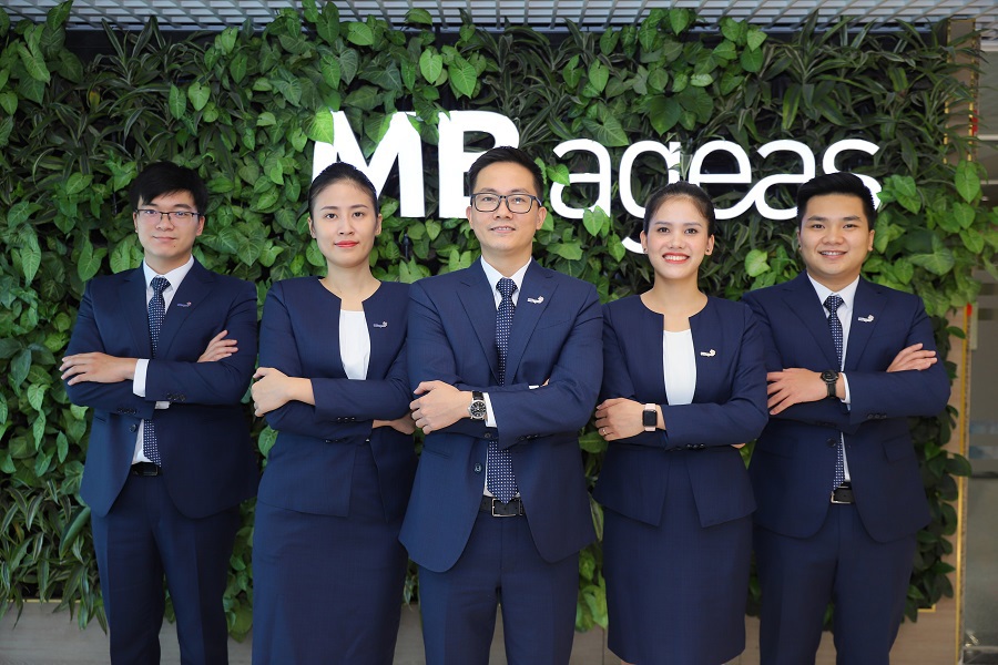 Đội ngũ cán bộ, nhân viên chuyên nghiệp của MB Ageas Life.