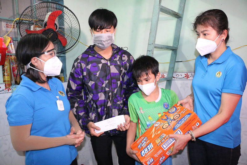 Tính đến hết ngày 14/10, cả nước hơn 2.184 trẻ mồ côi, không nơi nương tựa do ảnh hưởng của đại dịch COVID-19. Nguồn: chinhphu.vn
