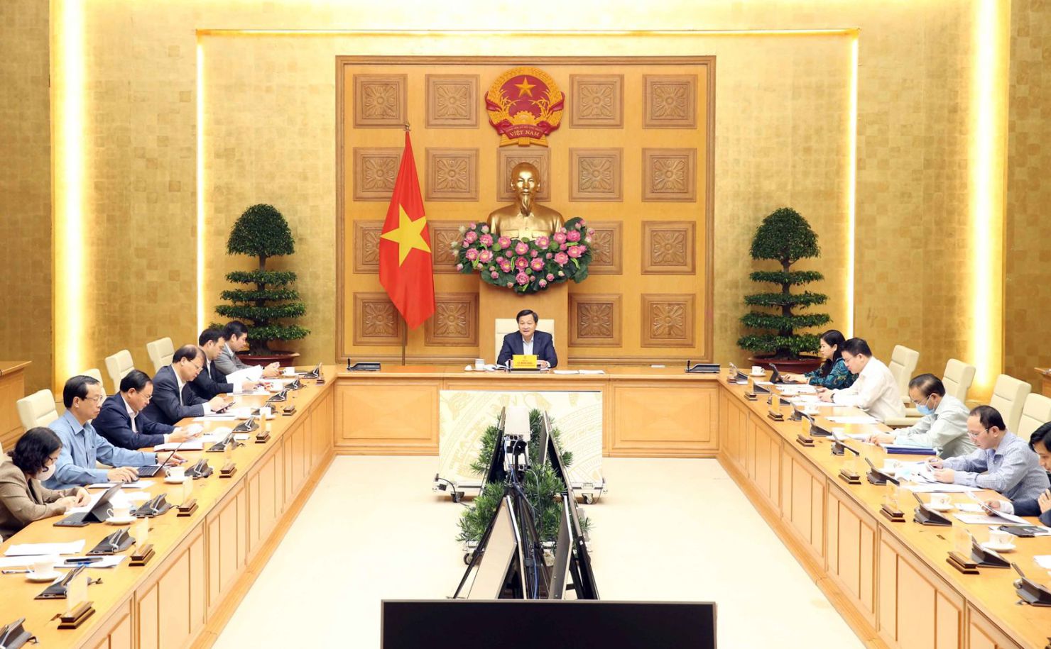Toàn cảnh cuộc họp.