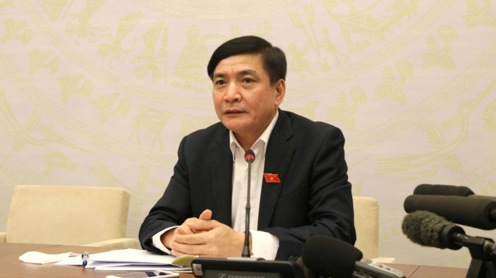 Tổng Thư ký Quốc hội, Chủ nhiệm Văn phòng Quốc hội Bùi Văn Cường cung cấp thông tin đến các cơ quan thông tấn báo chí .