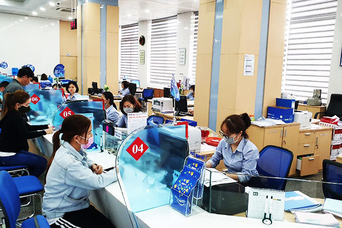Từ ngày 15/7 đến ngày 31/10/2021, tổng số tiền lãi giảm của 16 ngân hàng là khoảng 15.559 tỷ đồng.