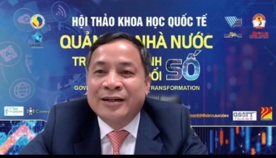 TS. Nguyễn Quang Vinh - Tổng Biên tập Tạp chí Quản lý Nhà nước phát biểu đề dẫn dẫn Hội thảo.