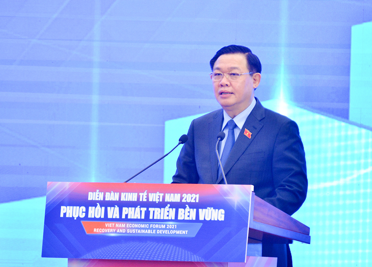 Chủ tịch Quốc hội Vương Đình Huệ phát biểu tại Diễn đàn.