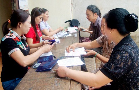 Thu thuế nhà đất tại Cục Thuế Yên Bái. Nguồn: Internet