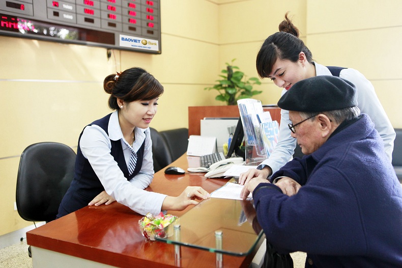 Khách hàng cá nhân gửi tiết kiệm có cơ hội nhận quà tặng vàng và hàng ngàn quà tặng hấp dẫn khác khi tham gia Chương trình “Rước lộc đón xuân”. Nguồn: baovietbank.vn