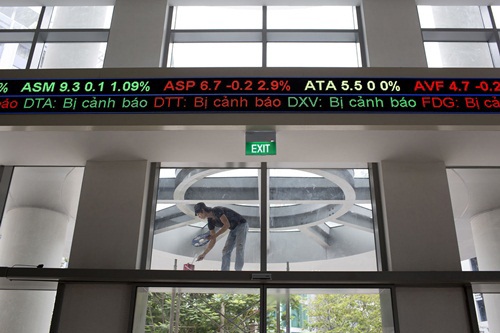 Chứng khoán Việt Nam đã thu hút nhiều nhân lực ngoại trong thời gian qua. Ảnh: Bloomberg