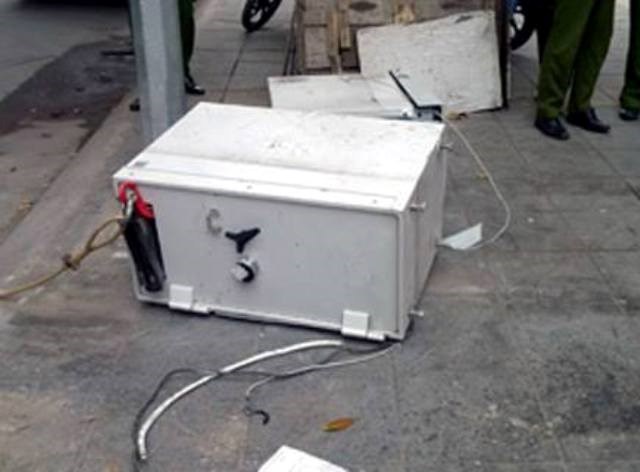 Kẻ trộm thường thực hiện hành vi phá hủy buồng máy ATM để trộm tiền. Nguồn: internet