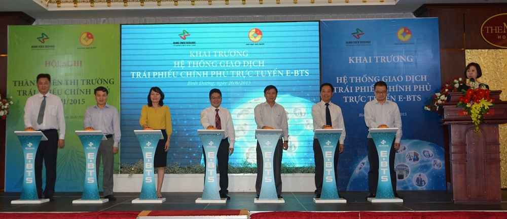 Lễ khai trương hệ thống giao dịch TPCP trực tuyến trên nền Internet. Nguồn: hnx.vn