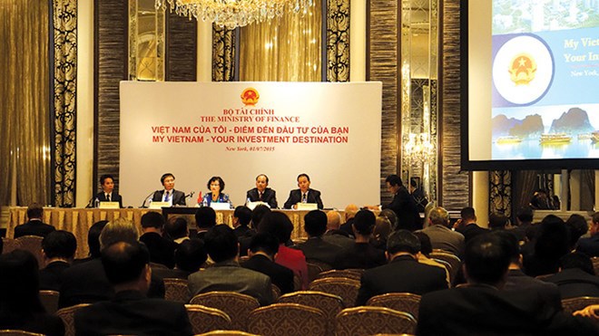 Lãnh đạo SCIC, Vinatex, HSC, Vinacomin và BIDV đối thoại với nhà đầu tư Mỹ. Nguồn: tinnhanhchungkhoan.vn