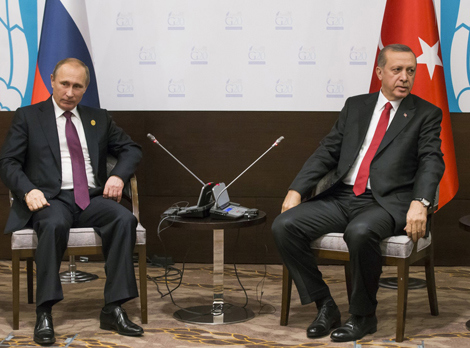 Tổng thống Nga Putin và người đồng cấp Thổ Nhĩ Kỳ tại Hội nghị Thượng đỉnh G20. Nguồn: AP