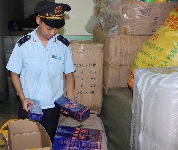 Cuối năm và Tết Nguyên đán luôn là thời điểm tình hình buôn lậu, vận chuyển trái phép hàng hóa, buôn bán hàng giả, trong đó có thuốc lá diễn ra rất phức tạp. Nguồn: baohaiquan.vn