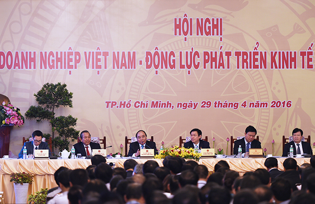 Thủ tướng Chính phủ Nguyễn Xuân Phúc chủ trì Hội nghị doanh nghiệp Việt Nam năm 2016 với chủ đề: “Doanh nghiệp Việt Nam - Động lực phát triển kinh tế của đất nước”. Nguồn: chinhphu.vn