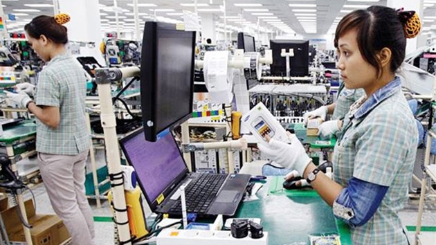 Công nhân làm việc tại Nhà máy Samsung Thái Nguyên. Nguồn: enternews.vn