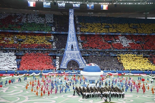 Lễ khai mạc Euro 2016 tại sân vận động Stade de France. Ảnh: Reuters