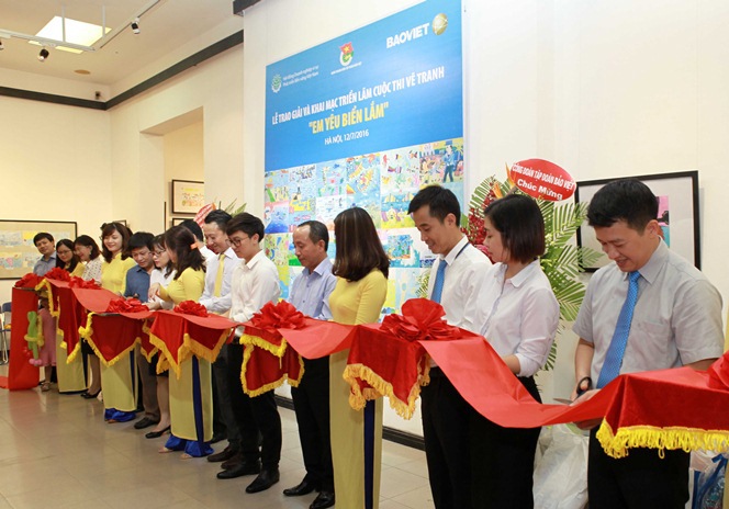 Lễ trao giải và Khai mạc triển lãm cuộc thi vẽ tranh thiếu nhi với chủ đề “Em yêu biển lắm” là sự kiện tiếp theo nằm trong chuỗi hoạt động nhằm bảo đảm phát triển bền vững của Bảo Việt. Nguồn: baoviet.com.vn