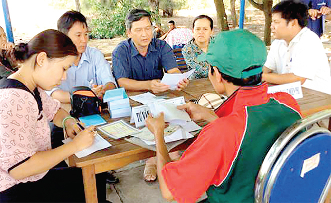  Ngành BHXH đẩy mạnh tuyên truyền BHXH, BHYT cho người lao động khu công nghiệp. Nguồn: daibieunhandan.vn