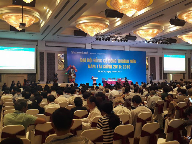 Toàn cảnh ĐHĐCĐ thường niên năm 2015, 2016 của Sacombank được tổ chức sáng 30/6/2017. Nguồn: cafef.vn