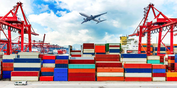Lũy kế đến hết tháng 7, thu từ hoạt động xuất nhập khẩu ước đạt 57,9% dự toán năm. Nguồn: internet