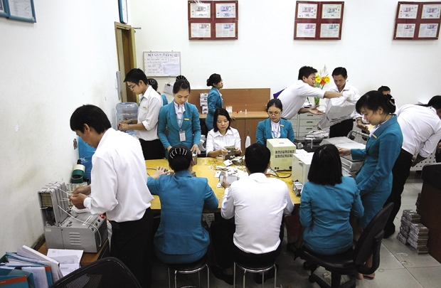 Theo thông lệ, thanh khoản của hệ thống ngân hàng càng về cuối năm càng chịu nhiều áp lực trước nhu cầu vốn giải ngân tăng lên. Nguồn: doanhnhansaigon.vn
