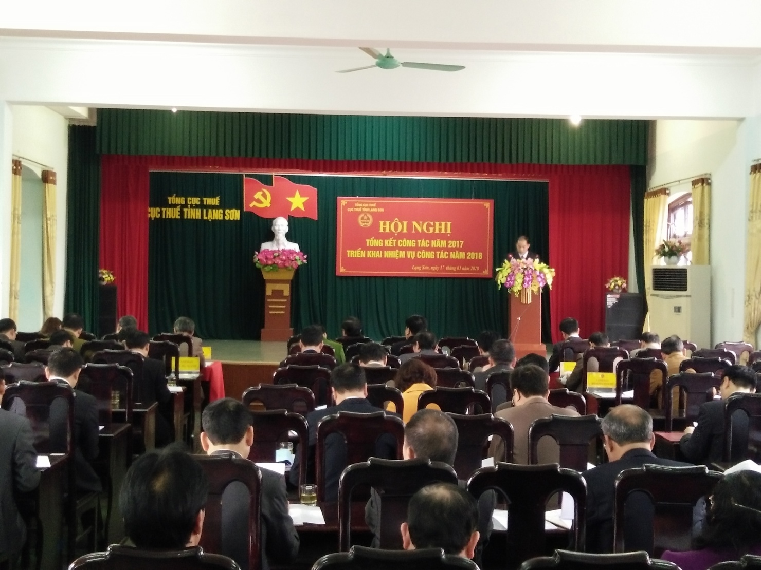 Toàn cảnh Hội nghị tổng kết công tác năm 2017, triển khai nhiệm vụ trọng tâm công tác thuế năm 2018.