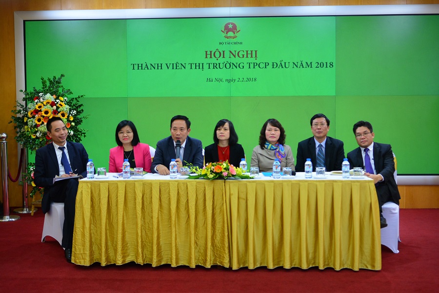 Thảo luận giữa cơ quan quản lý và thành viên thị trường TPCP.. Nguồn: hnx.vn